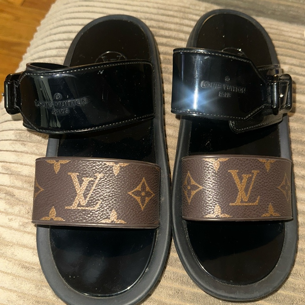 LOUIS VUITTON SUNBATH LEATHER SANDAL